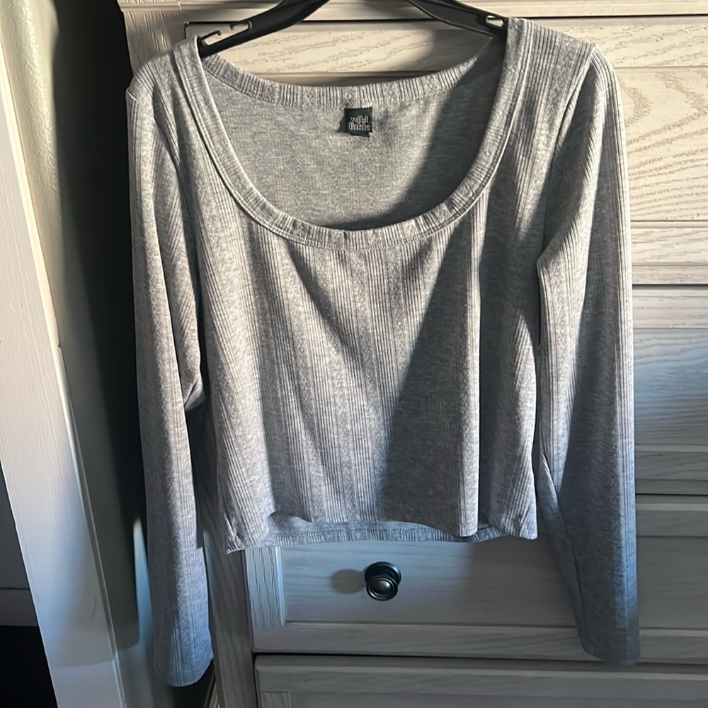 Wild fable. Gray crop top knitted long sleeve shirt.